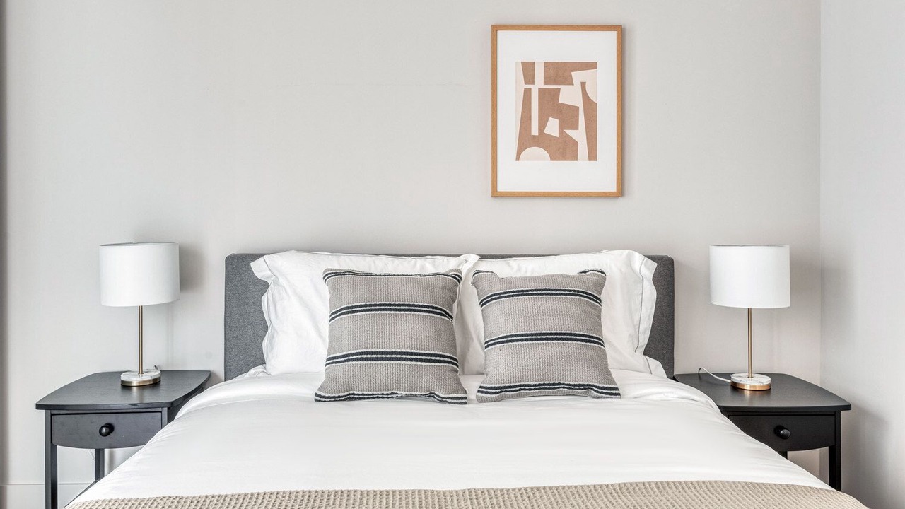 Photo of Bedroom in Downtown Oakland