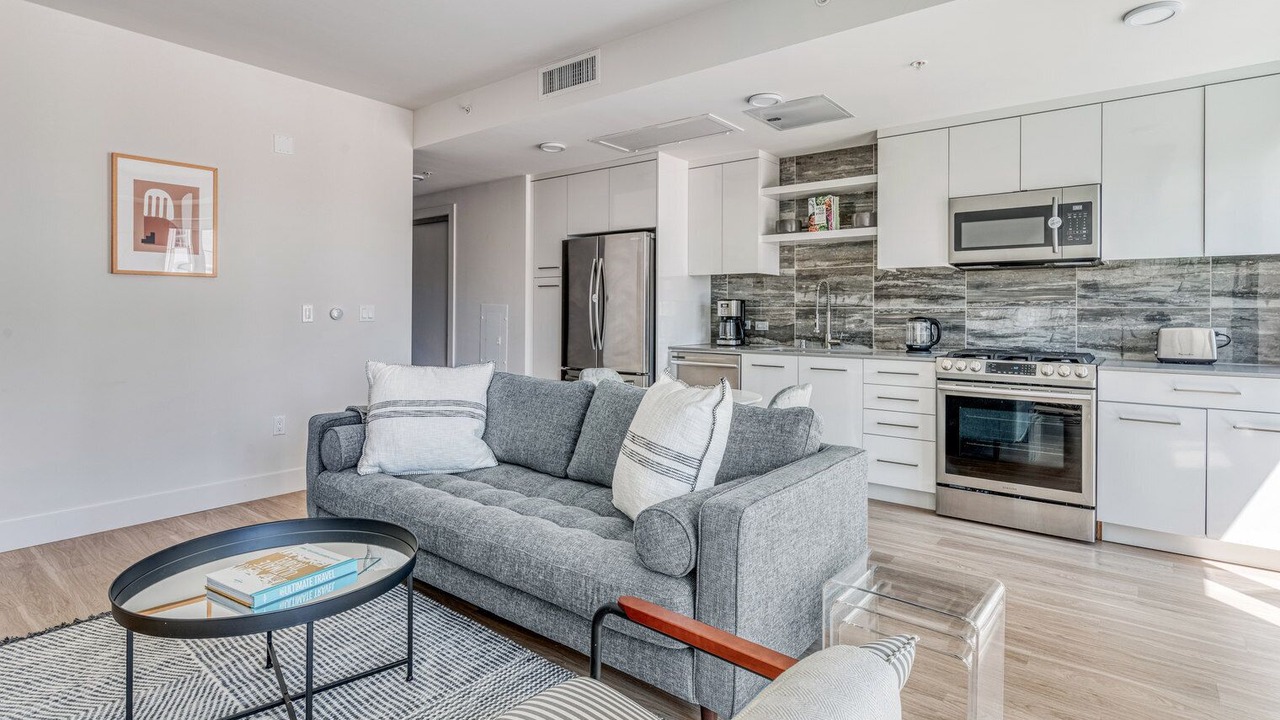 Photo of Livingroom in Downtown Oakland