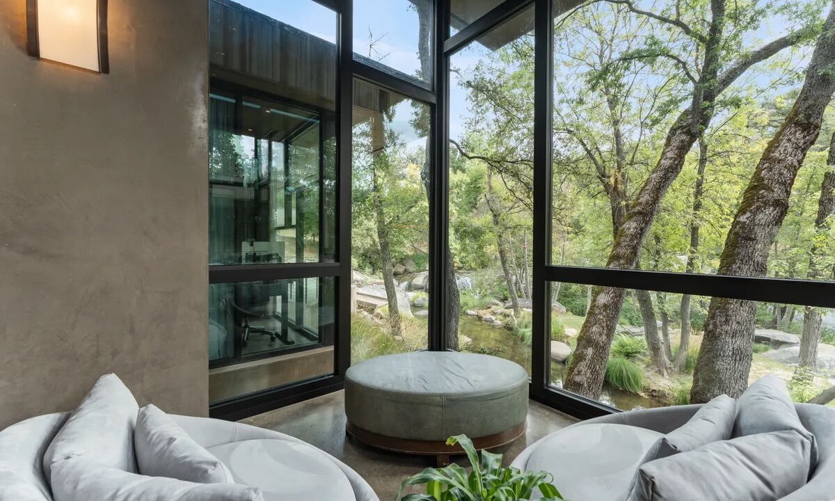 Photo of Patio Balcony in Yosemite Forks