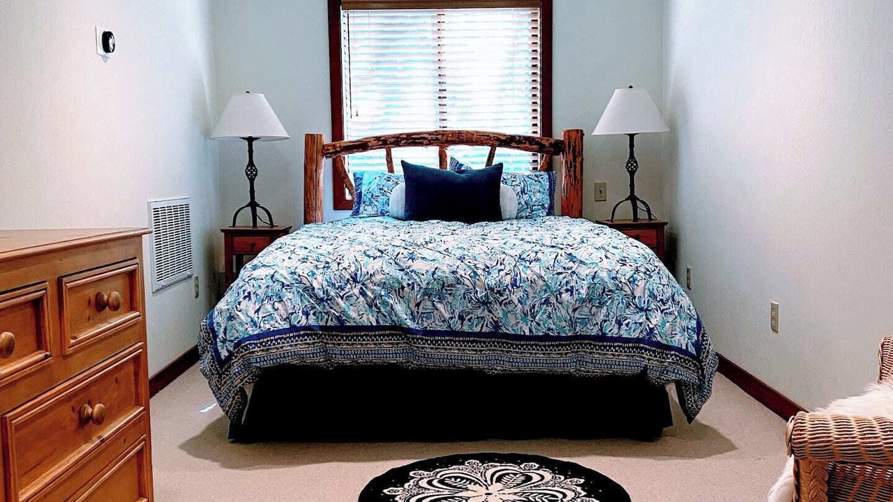 Photo of Bedroom in Alpine Meadows