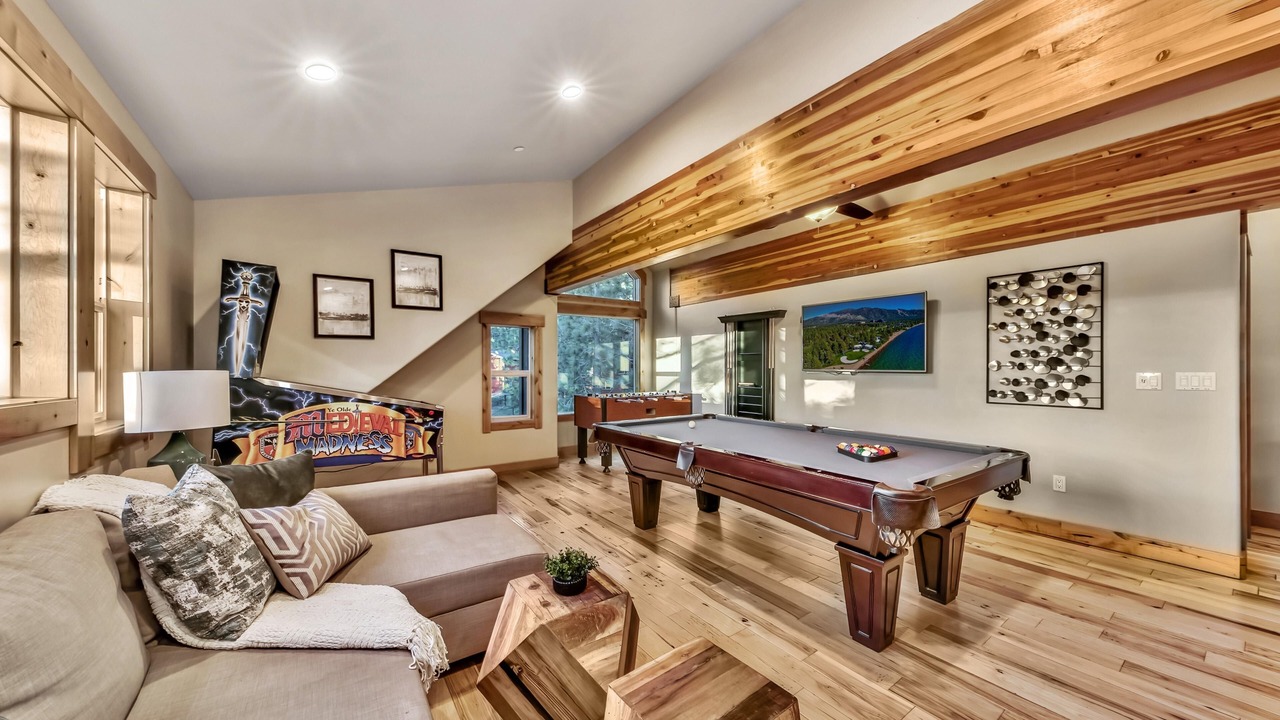 Photo of Livingroom in Montgomery Estates