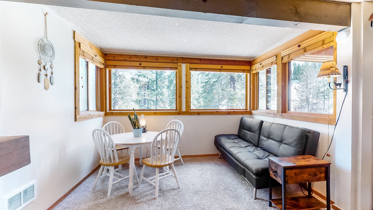 Photo of Livingroom in Tahoe Woods
