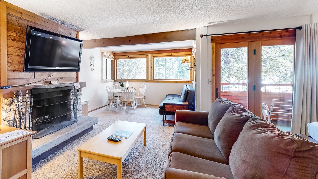 Photo of Livingroom in Tahoe Woods