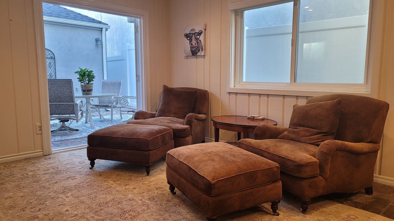 Photo of Livingroom in Old Towne