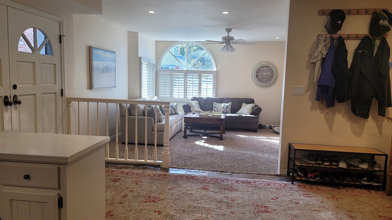 Photo of Livingroom in Old Towne