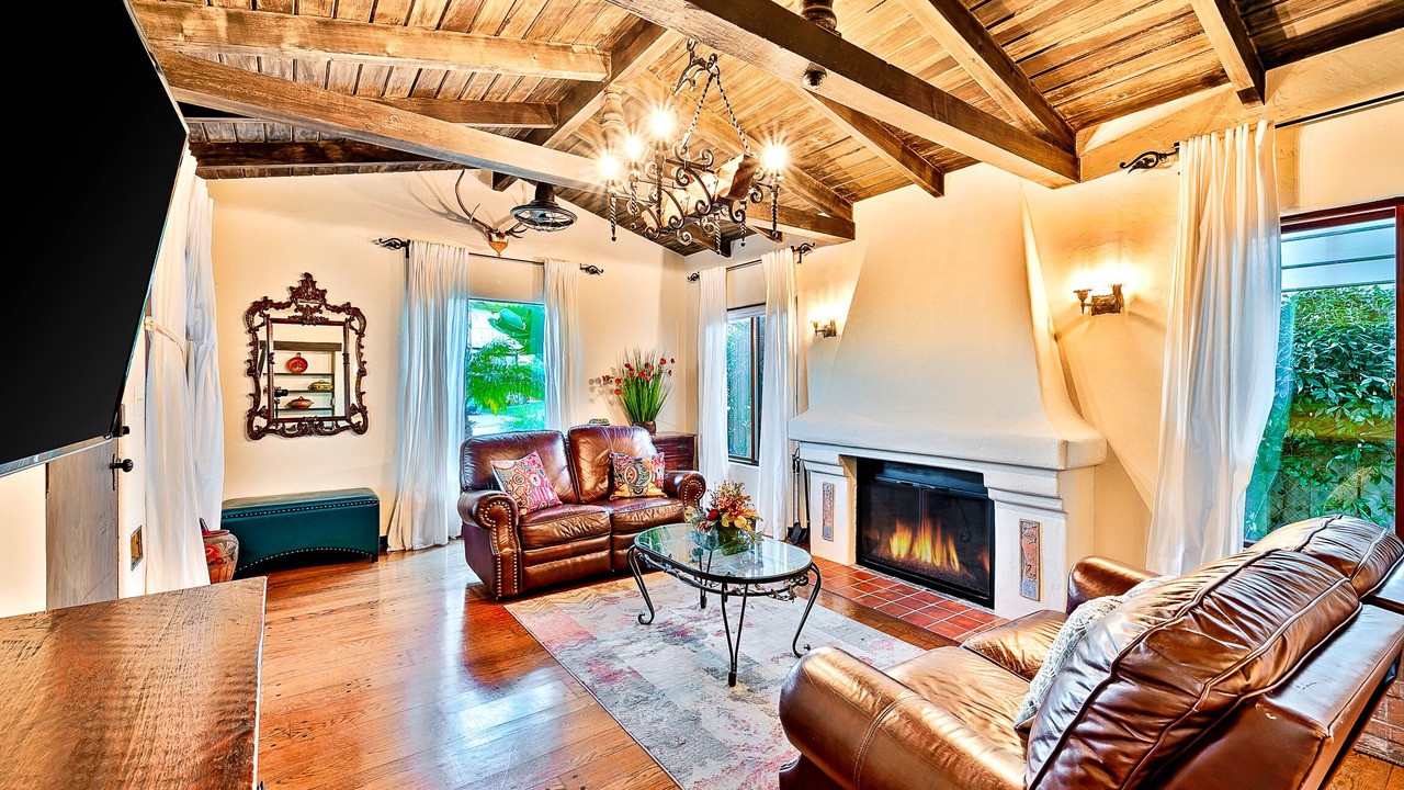 Photo of Livingroom in Loma Portal