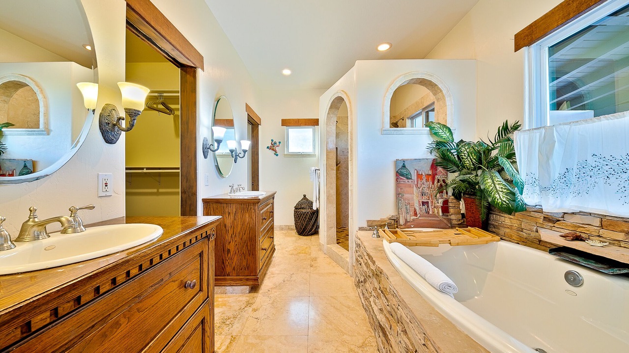 Photo of Bathroom in Loma Portal