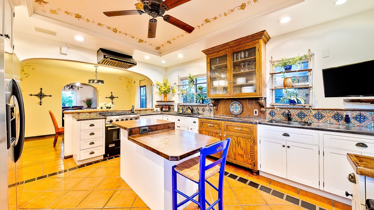 Photo of Kitchen in Loma Portal