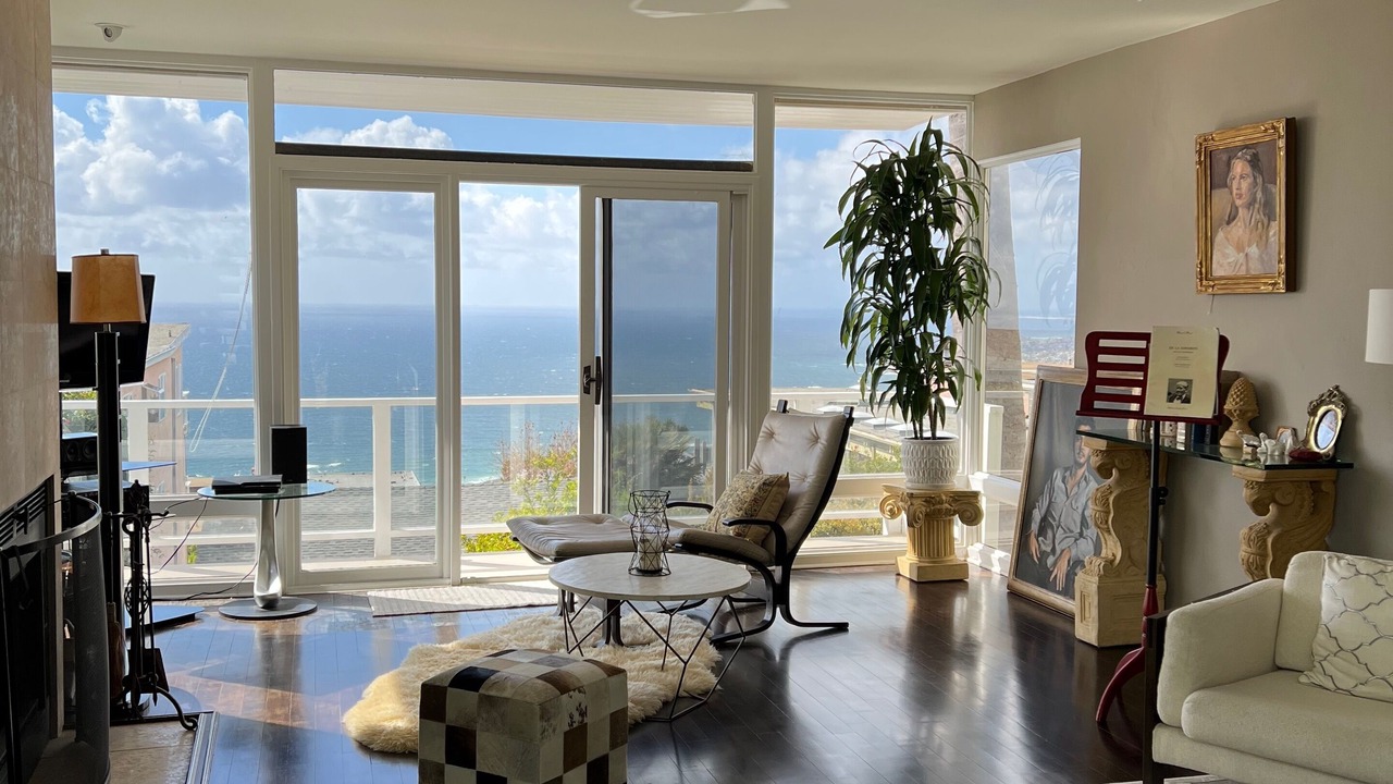 Photo of Livingroom in Arch Beach Heights