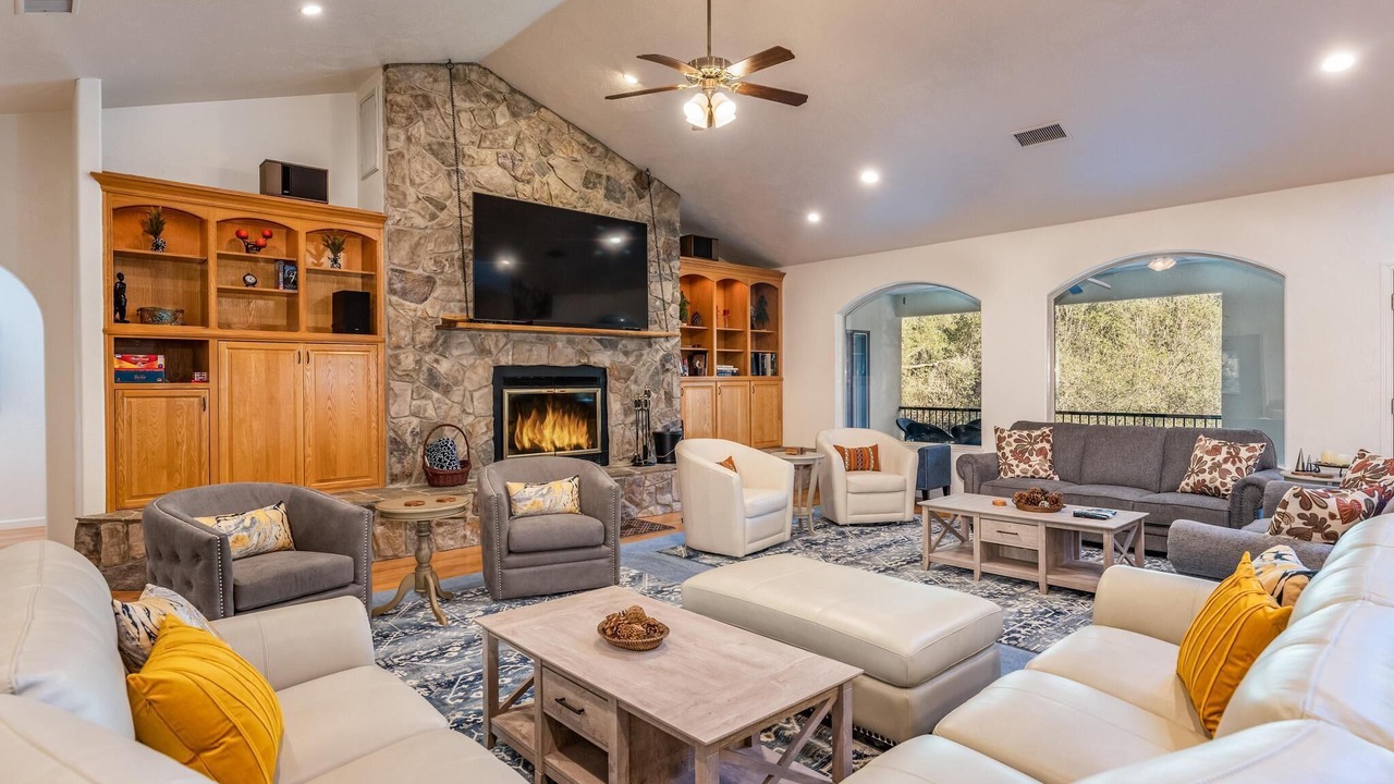 Photo of Livingroom in Oakhurst