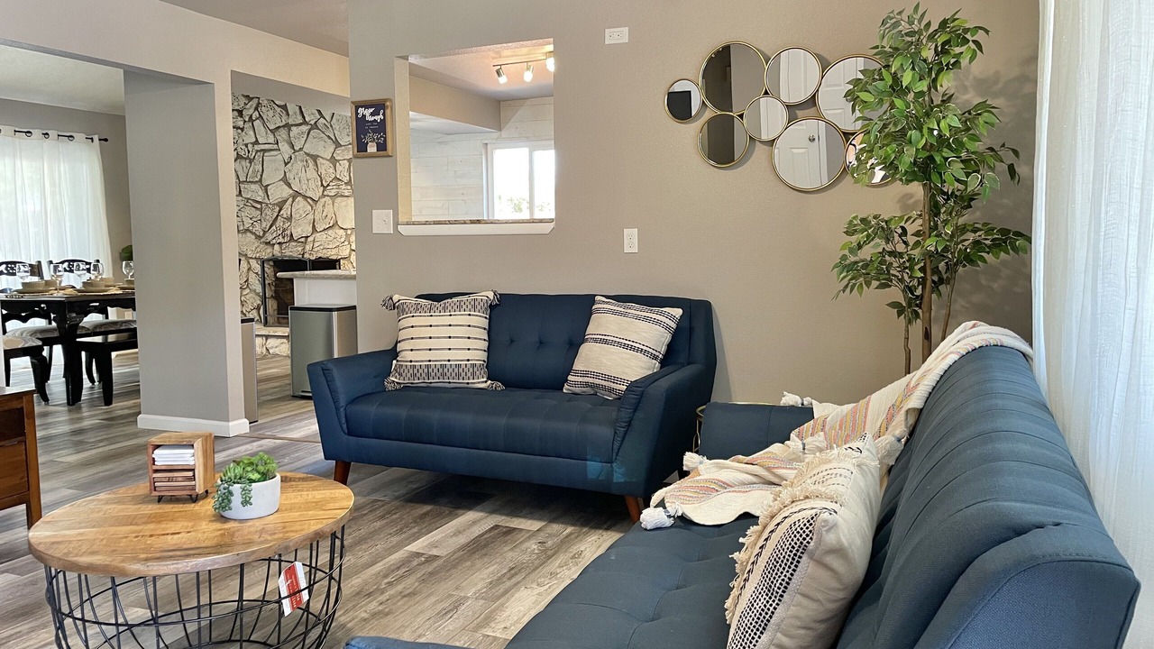 Photo of Livingroom in Redding