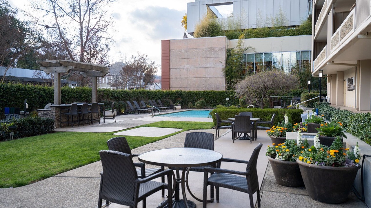 Photo of Outdoor in University South