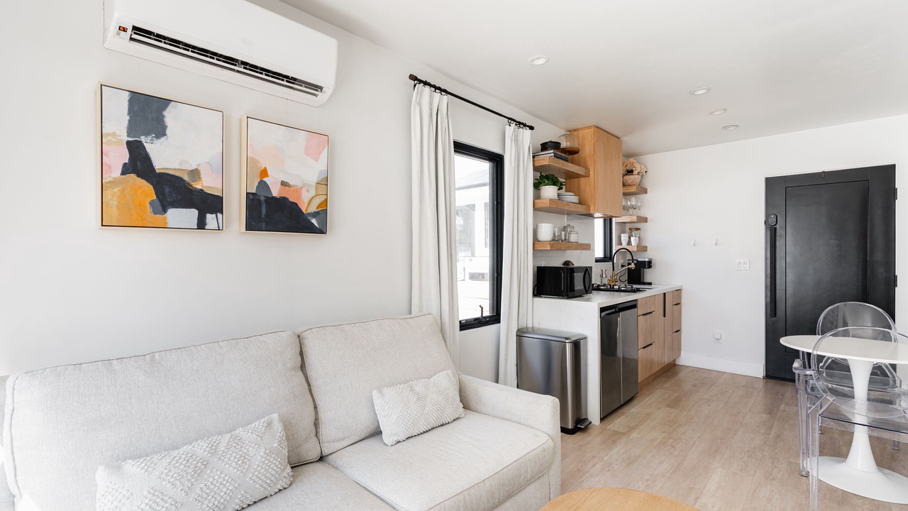 Photo of Livingroom in Talmadge