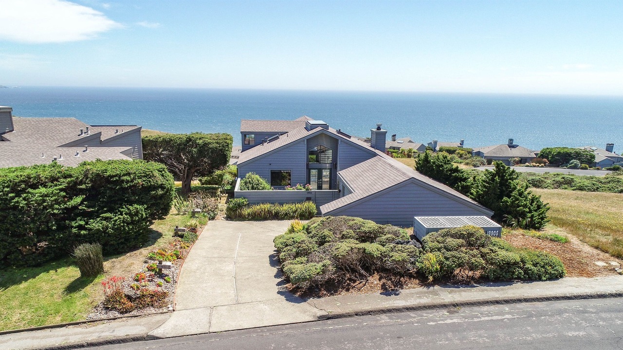 Photo of Bedroom in Bodega Bay
