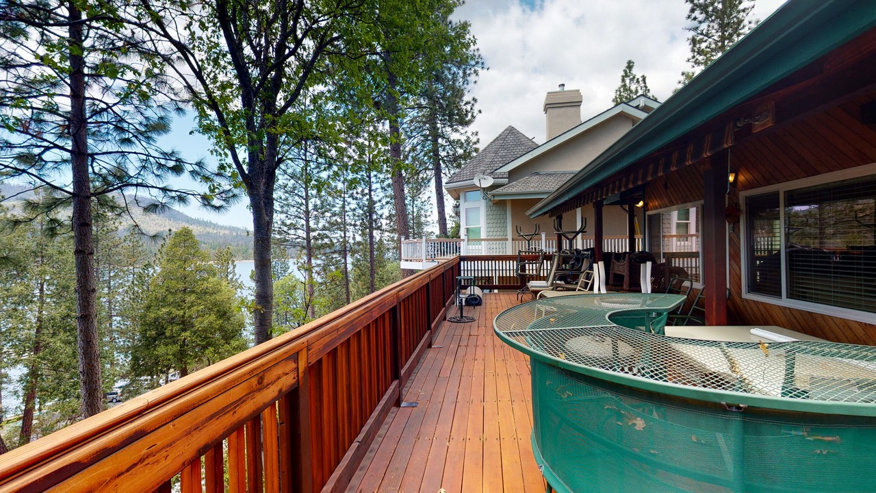 Photo of Outdoor in Bass Lake
