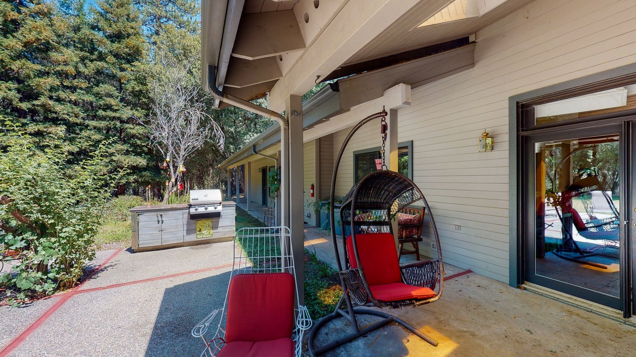 Photo of Patio Balcony in Ahwahnee