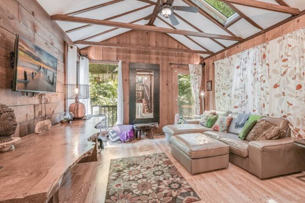 Photo of Livingroom in Guerneville