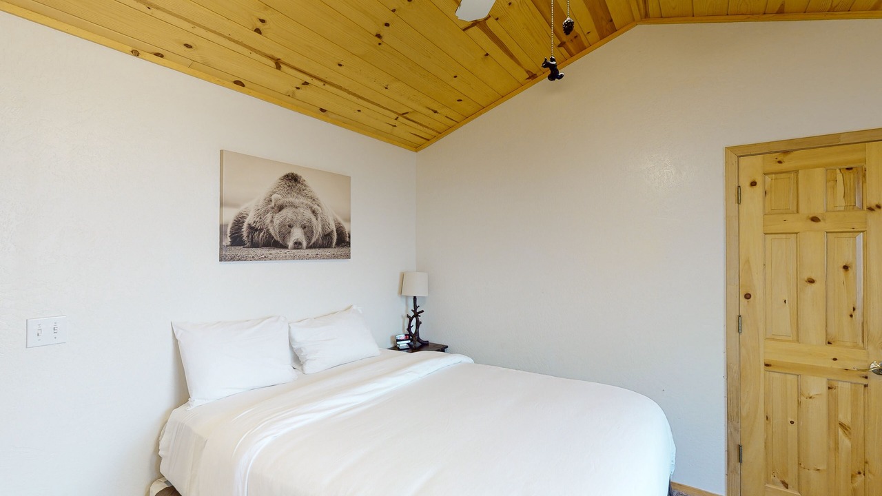 Photo of Bedroom in Bass Lake