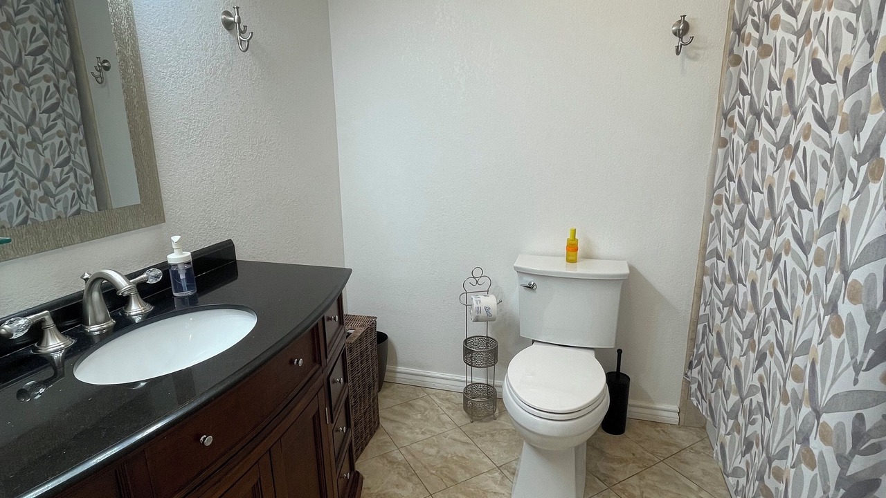 Photo of Bathroom in Red Bluff