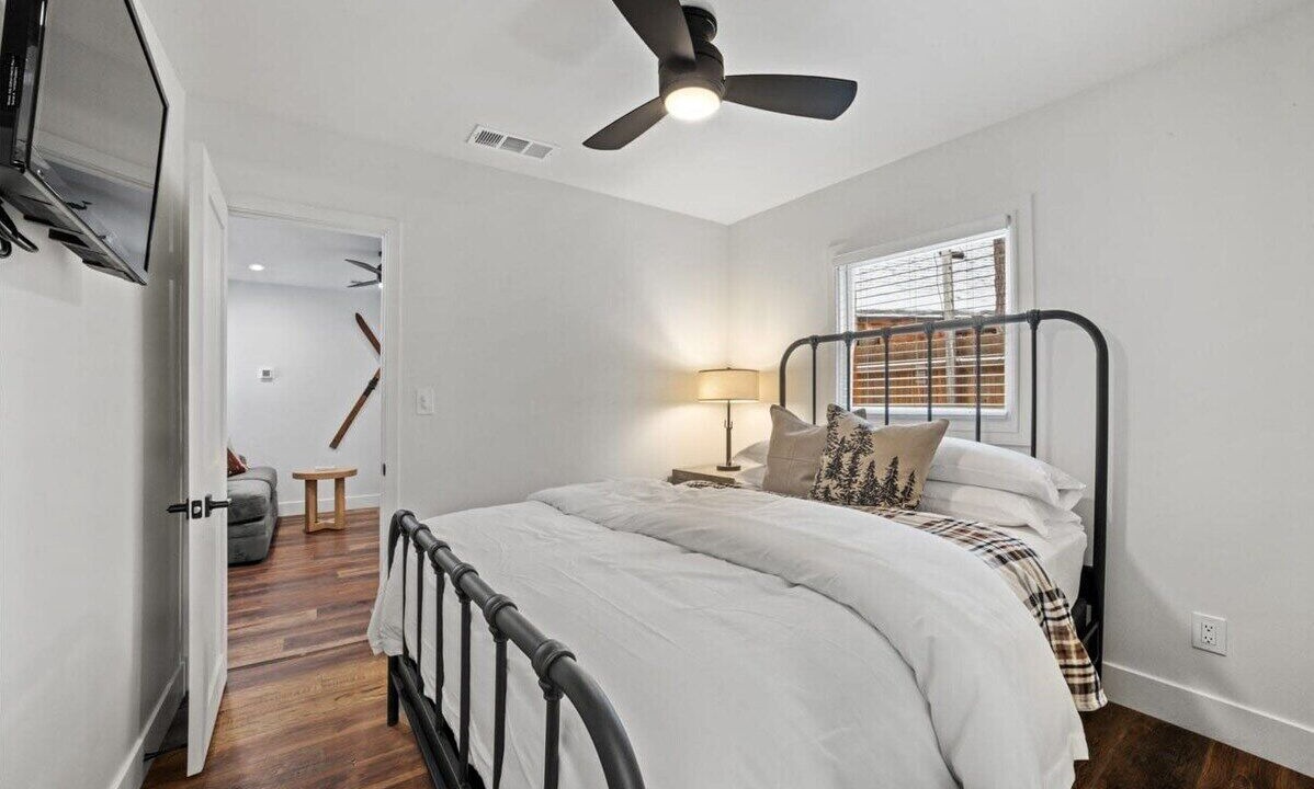 Photo of Bedroom in Tahoe Valley