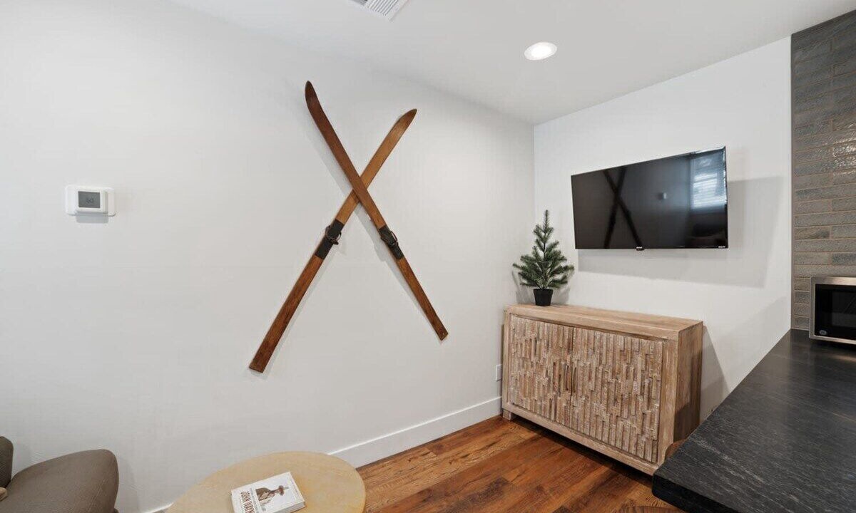 Photo of Livingroom in Tahoe Valley