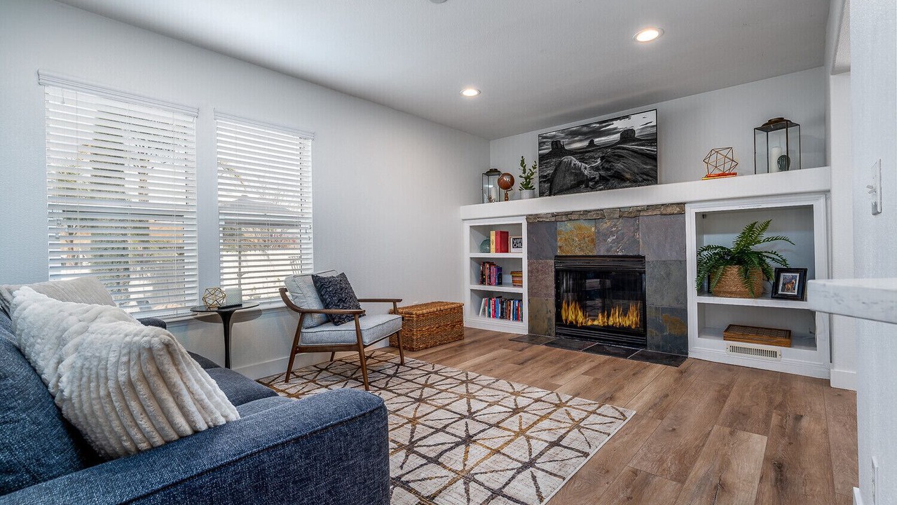 Photo of Livingroom in Lake Elsinore