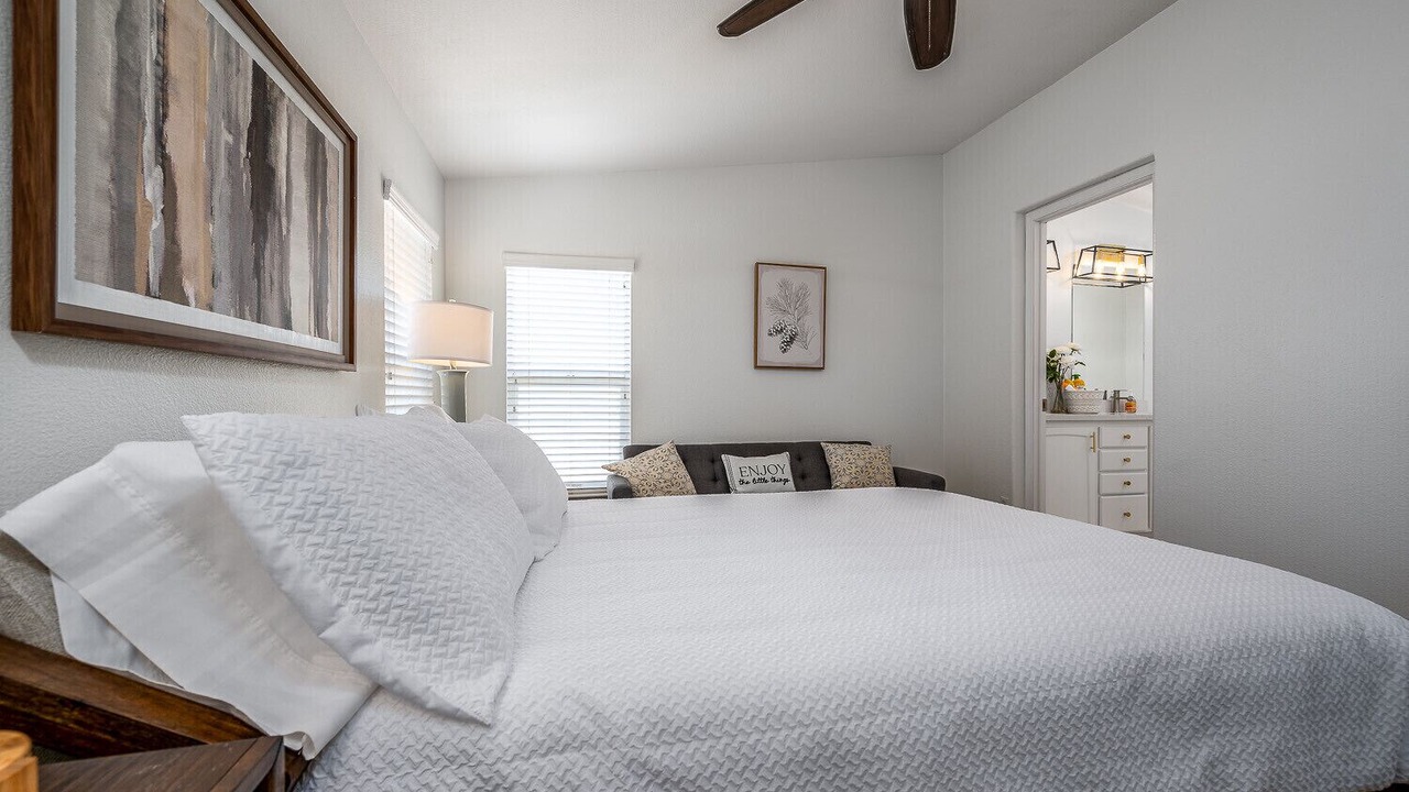 Photo of Bedroom in Lake Elsinore
