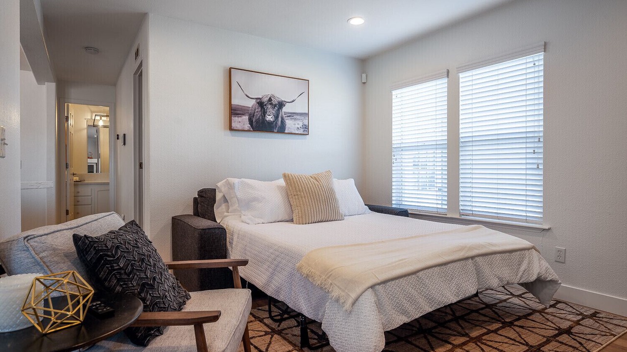 Photo of Bedroom in Lake Elsinore