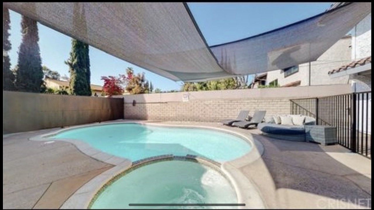 Photo of Outdoor in Canoga Park