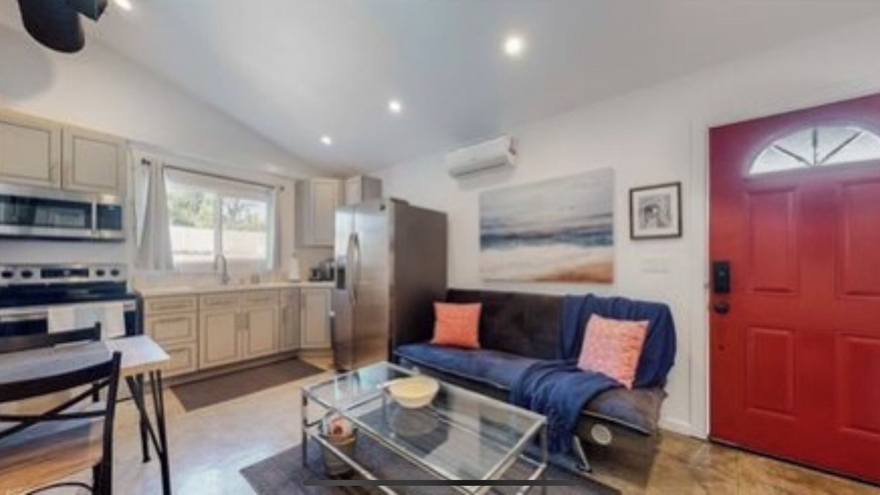 Photo of Livingroom in Canoga Park