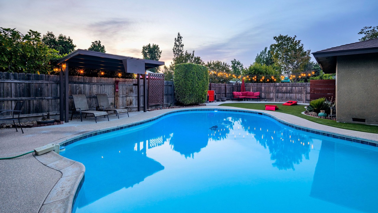 Photo of Outdoor in Raisin