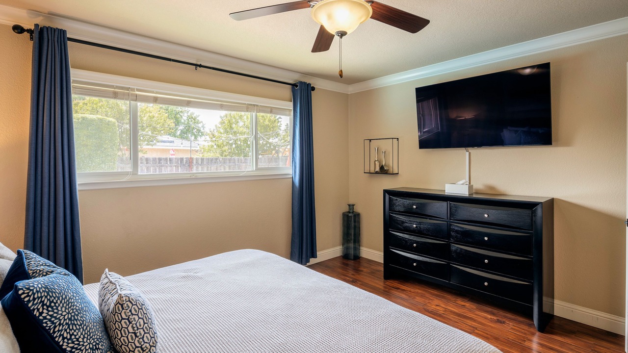 Photo of Bedroom in Raisin