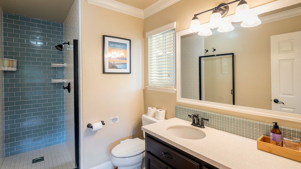 Photo of Bathroom in Raisin