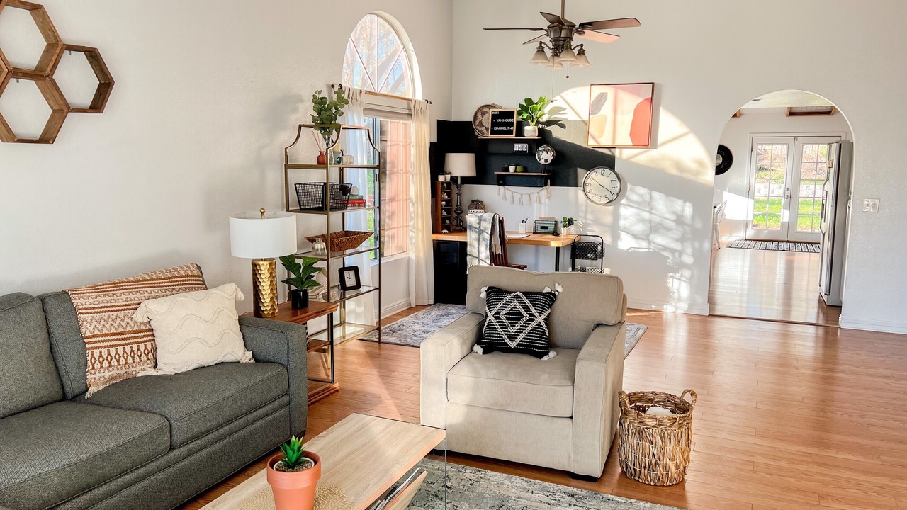 Photo of Livingroom in Redding