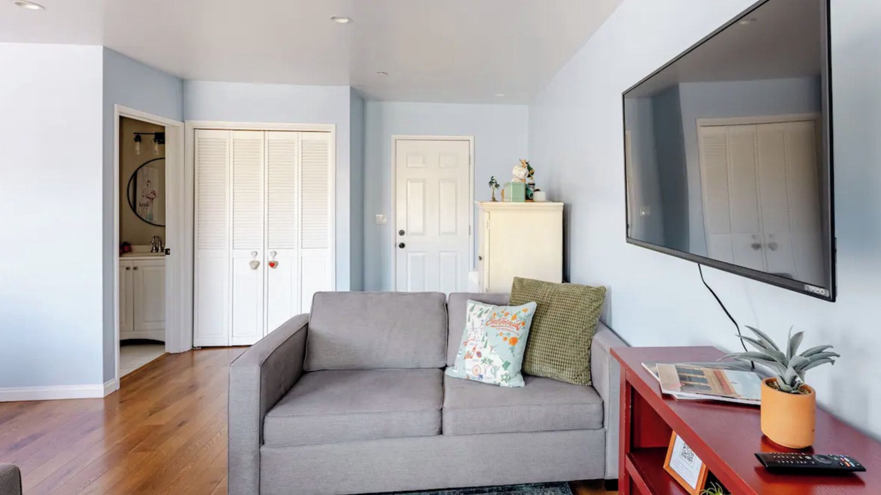Photo of Livingroom in North Hollywood
