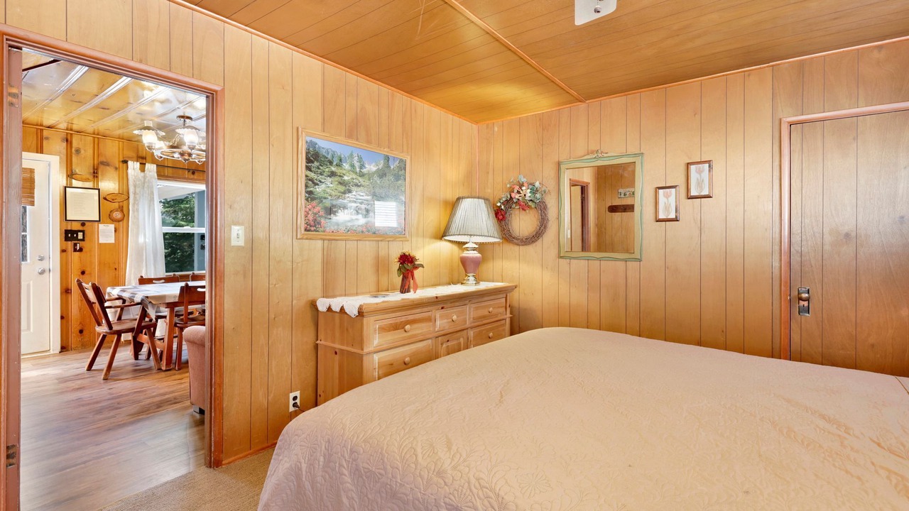 Photo of Bedroom in Fawnskin