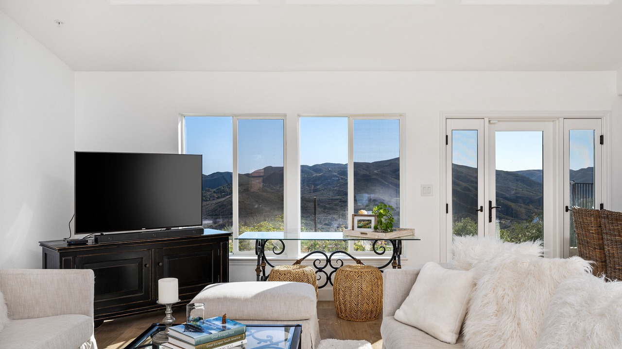 Photo of Livingroom in Malibu