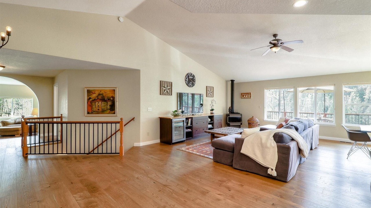 Photo of Bedroom in Groveland