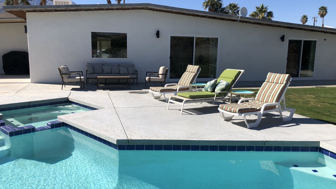 Photo of Outdoor in Racquet Club South