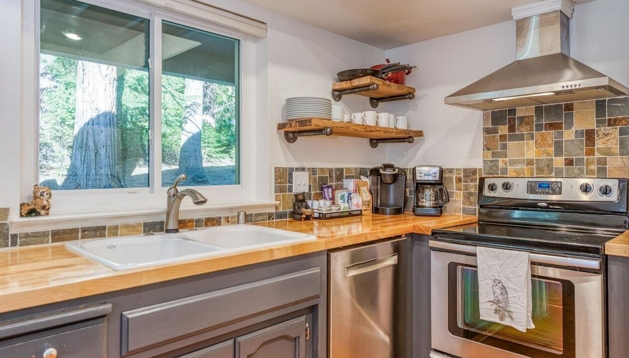 Photo of Kitchen in Shaver Lake