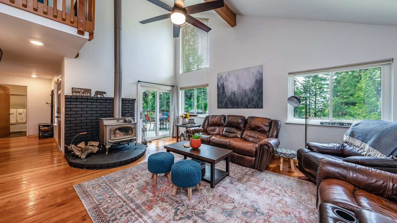 Photo of Livingroom in Shaver Lake