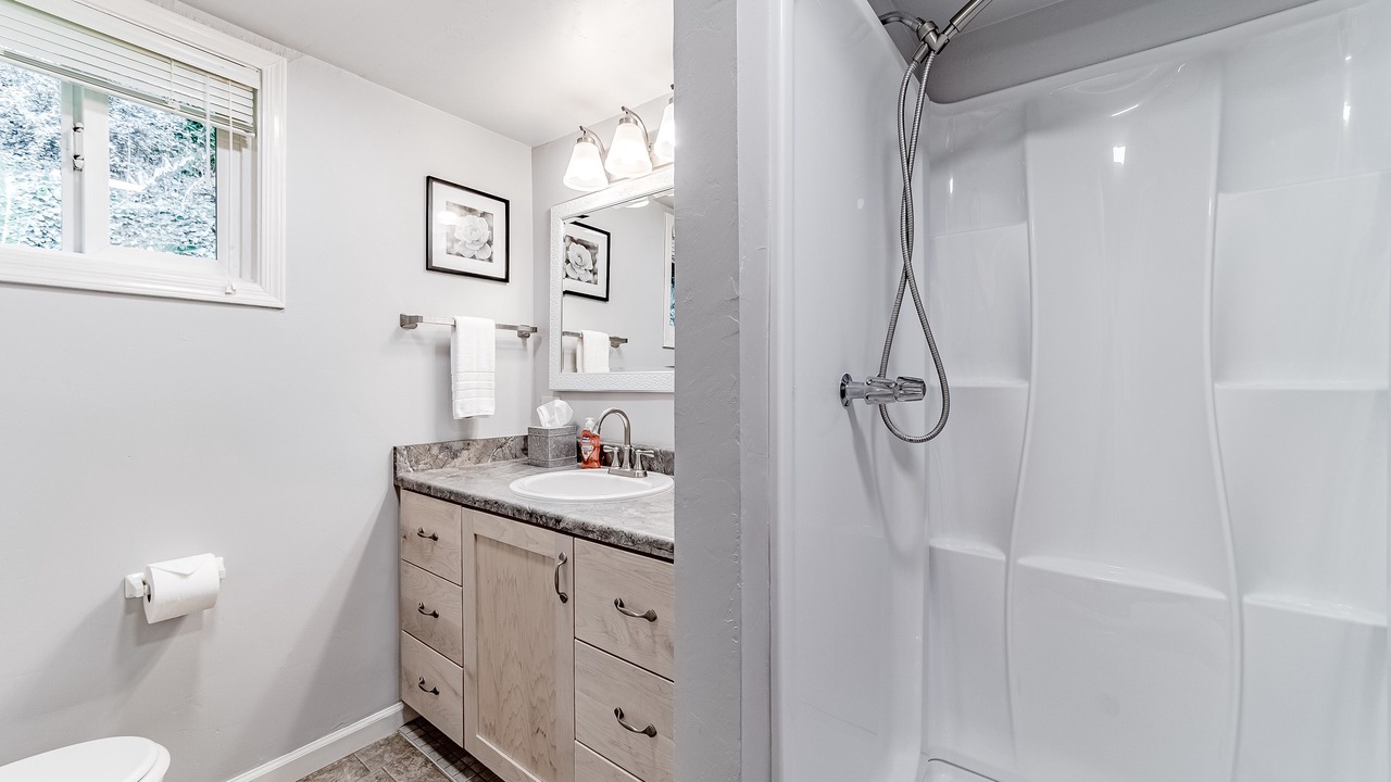 Photo of Bathroom in Westhaven-Moonstone