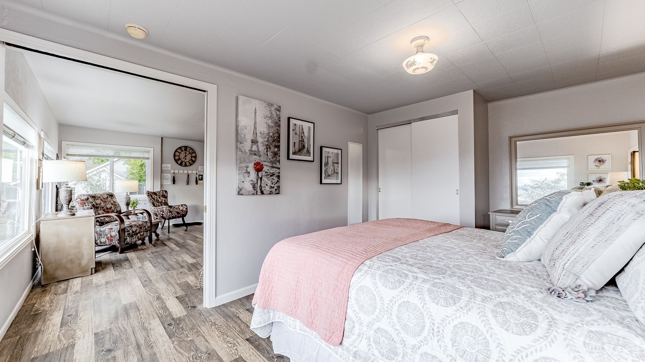 Photo of Bedroom in Westhaven-Moonstone