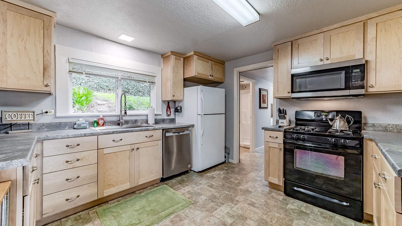 Photo of Kitchen in Westhaven-Moonstone