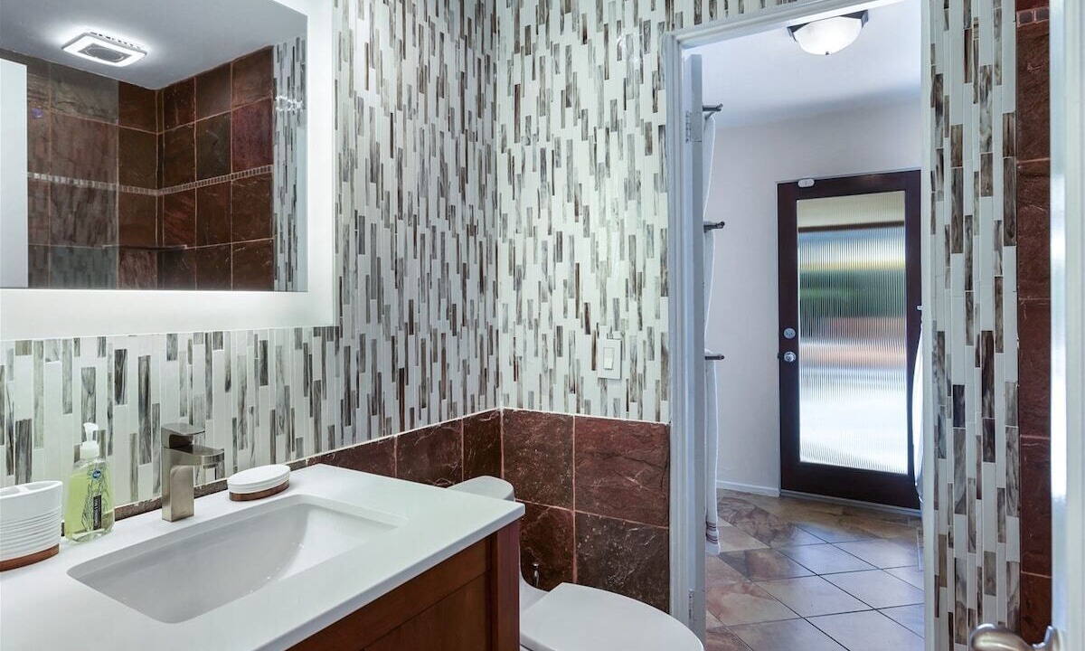 Photo of Bathroom in Araby