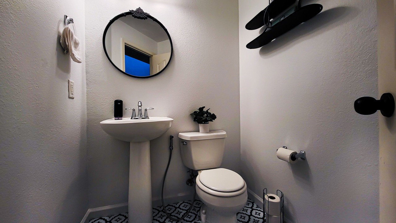 Photo of Bathroom in Salinas