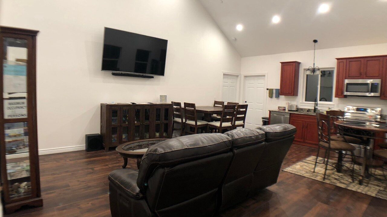 Photo of Livingroom in Shasta Cascade