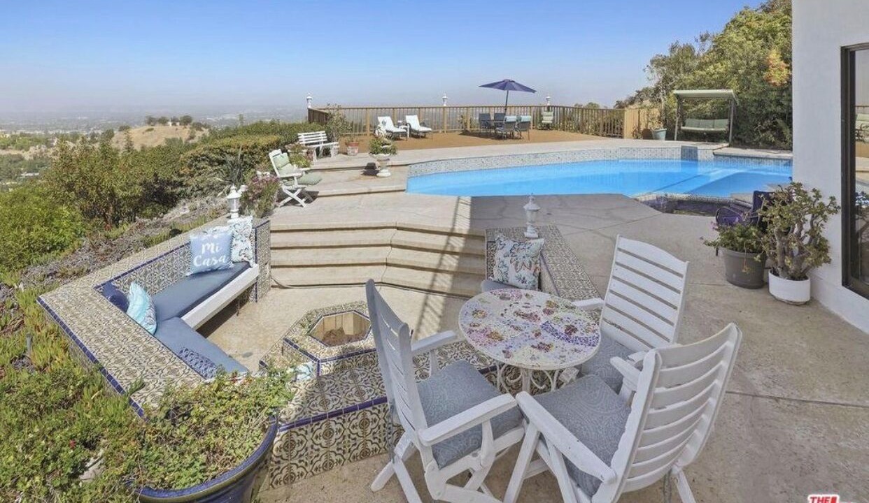 Photo of Outdoor in Encino