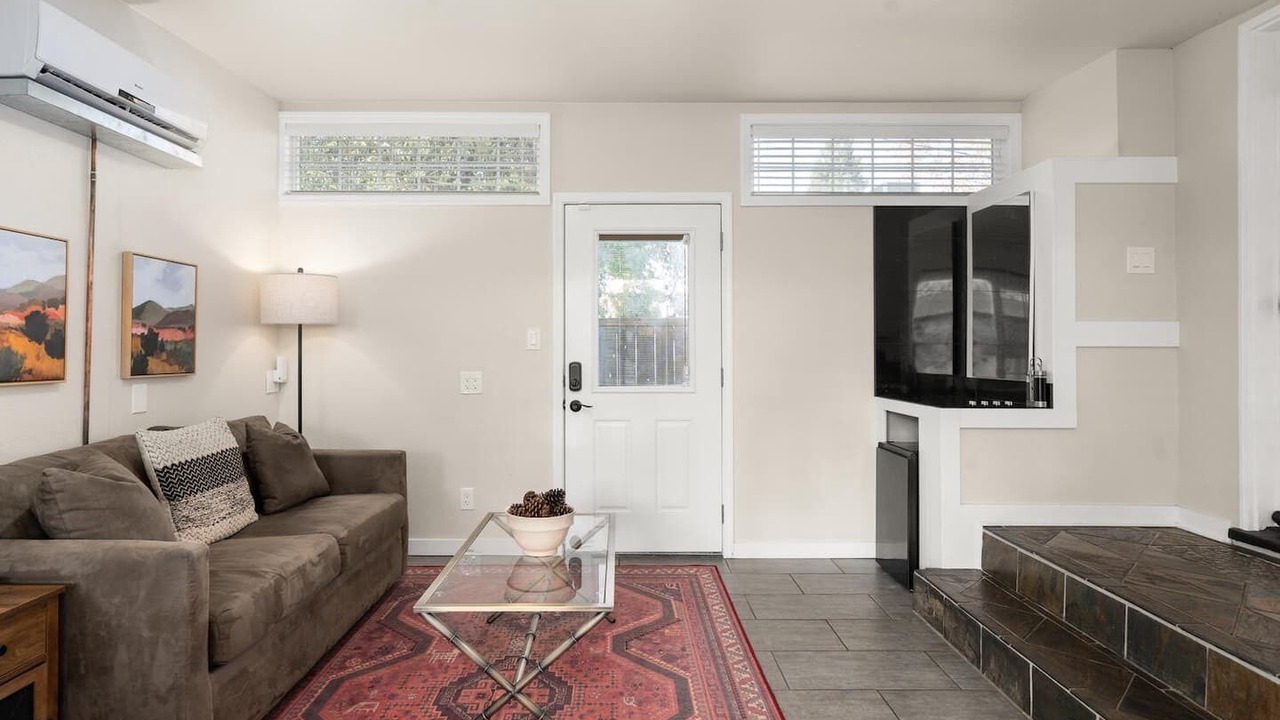 Photo of Livingroom in Chico