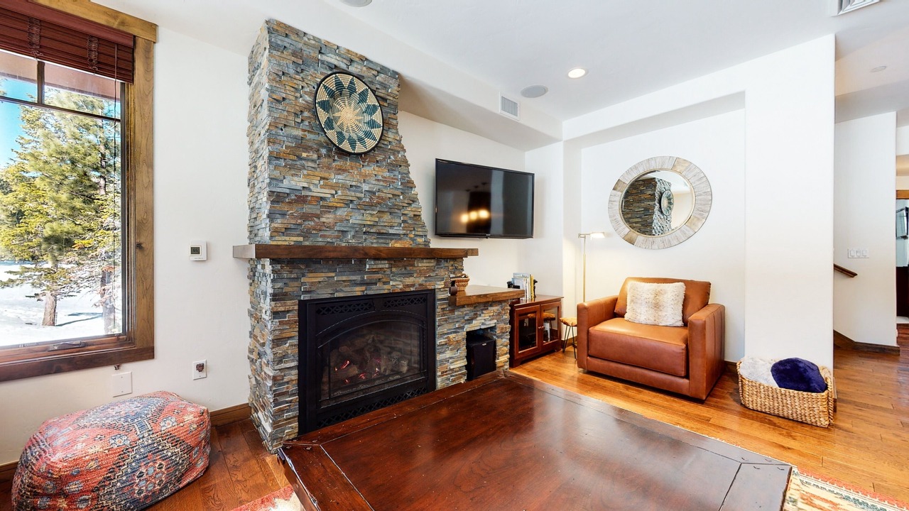 Photo of Livingroom in Woodwinds